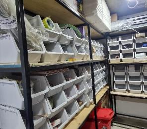 Almacén de repuestos y componentes