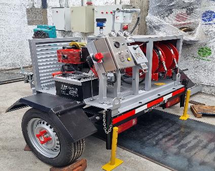 Unidad autónoma de flushing y lubricación en remolque