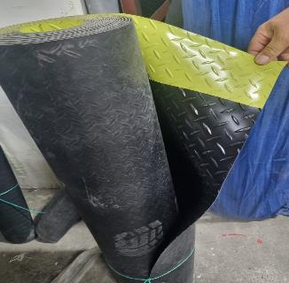 Plancha de goma diamante bicolor — recubrimiento